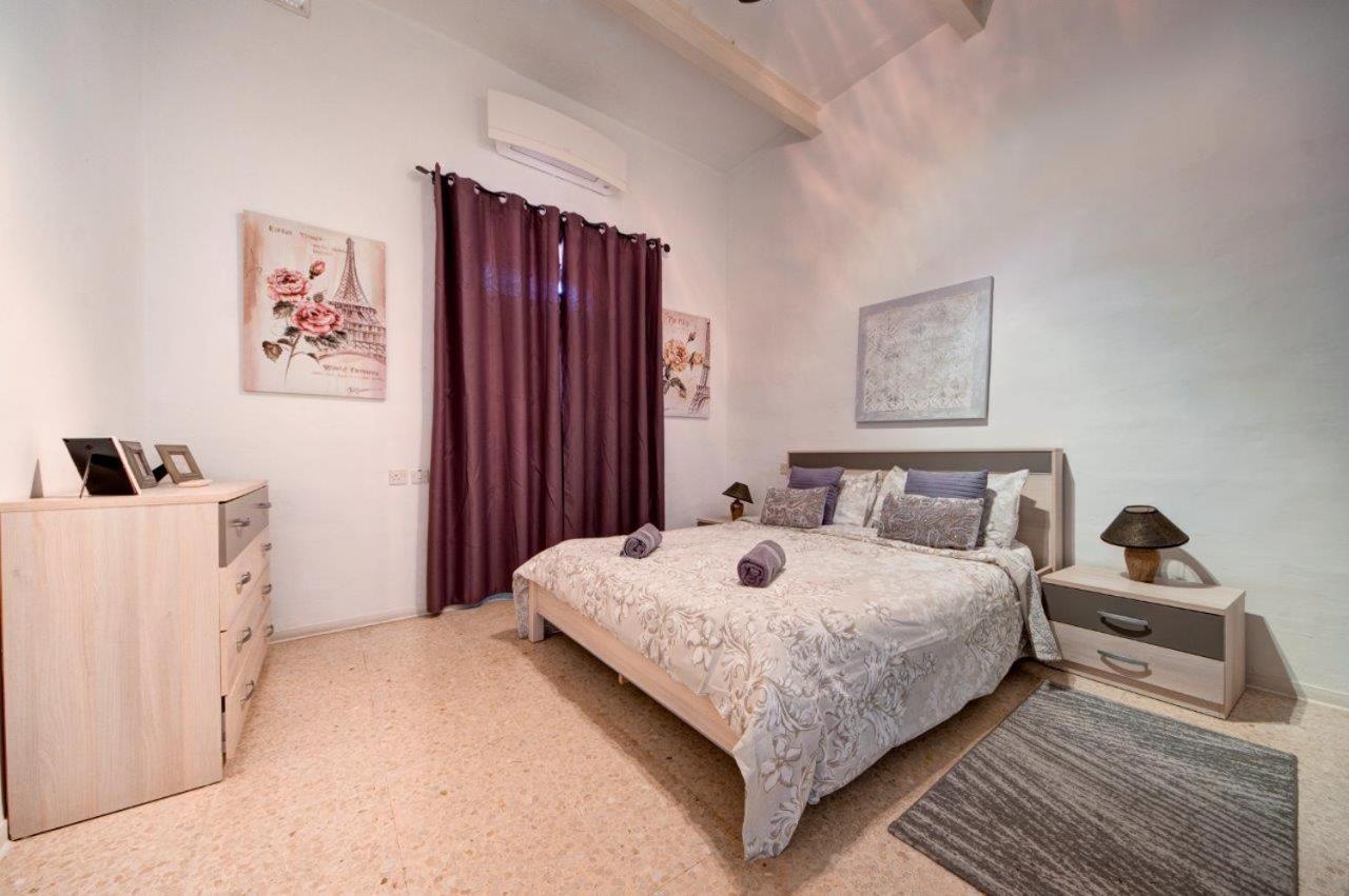 Valletta 2 Bedroom Sleeps 6 Apartment Walking Distance To Centre And The Sea Exterior photo