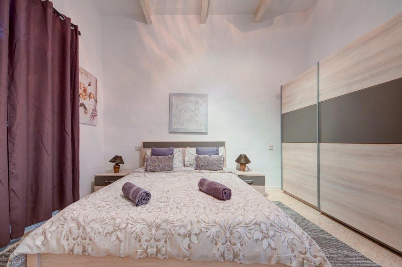 Valletta 2 Bedroom Sleeps 6 Apartment Walking Distance To Centre And The Sea Exterior photo